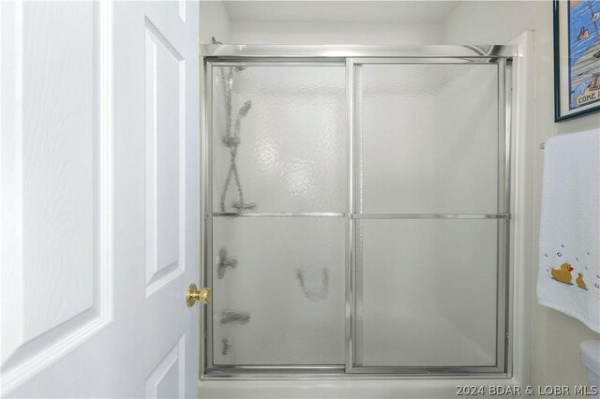 Picture of Home For Sale in Lake Ozark, Missouri, United States