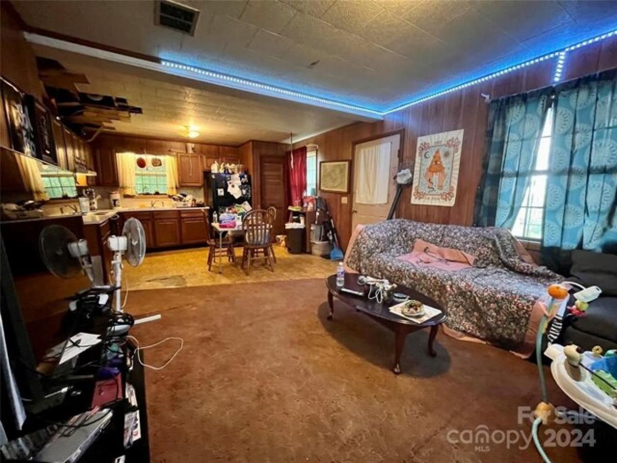 Picture of Home For Sale in Marion, North Carolina, United States