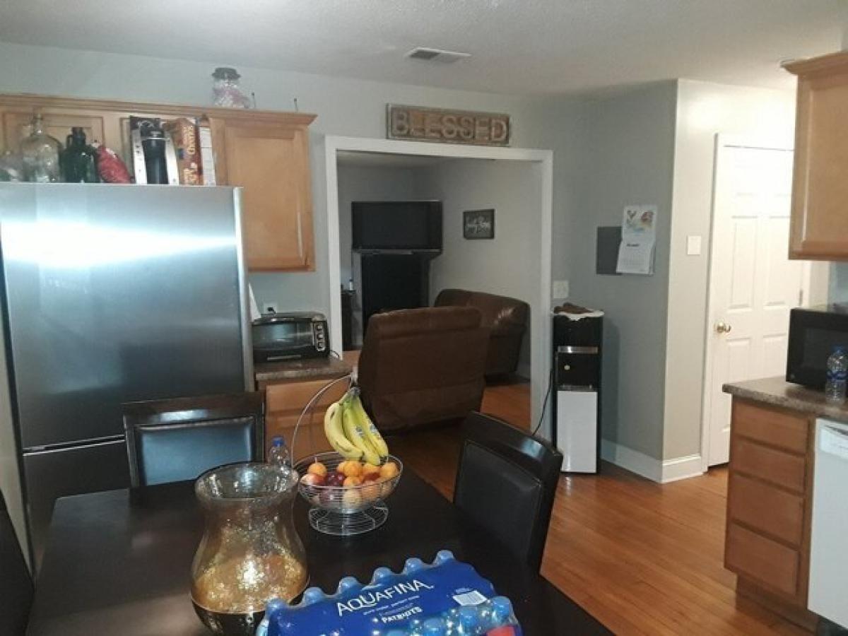 Picture of Home For Sale in Fall River, Massachusetts, United States