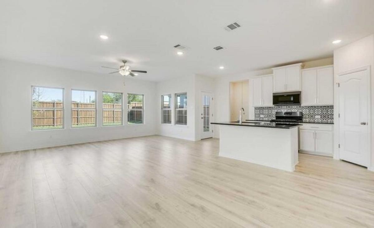 Picture of Home For Sale in Magnolia, Texas, United States