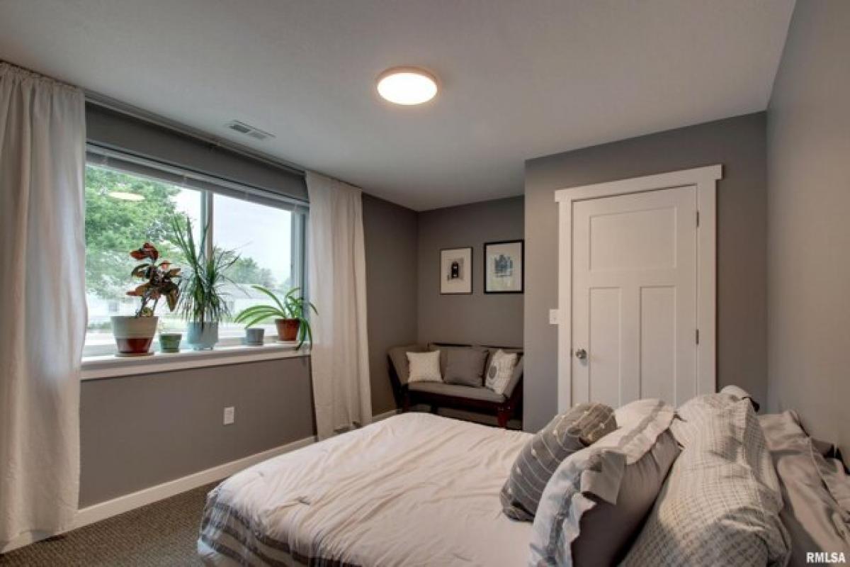 Picture of Home For Sale in Quincy, Illinois, United States