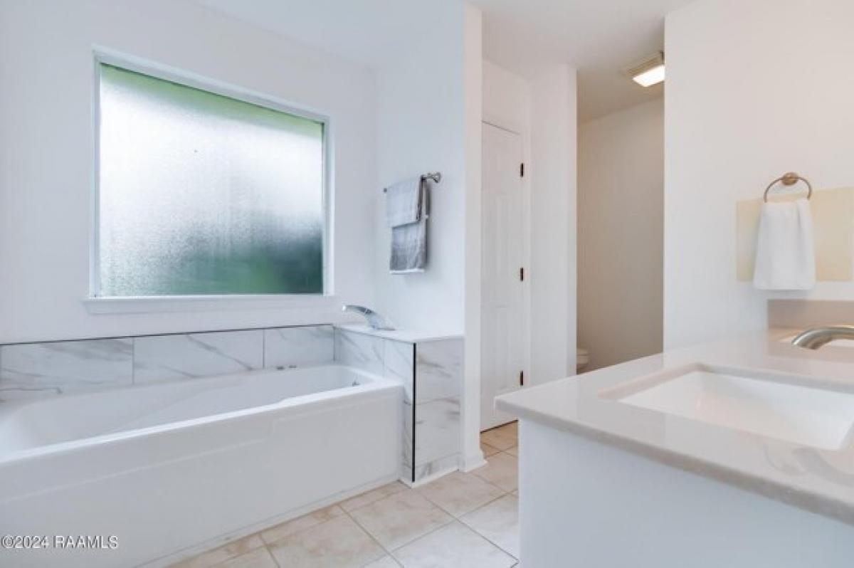 Picture of Home For Sale in Lafayette, Louisiana, United States