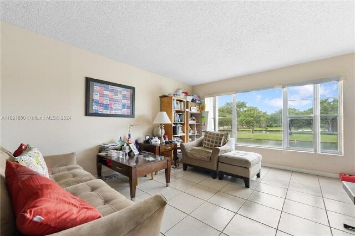 Picture of Home For Sale in Sunrise, Florida, United States