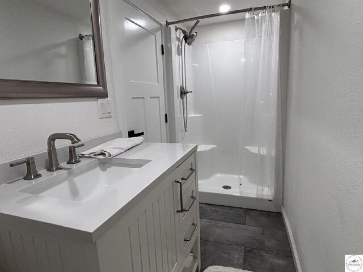 Picture of Home For Sale in Warsaw, Missouri, United States