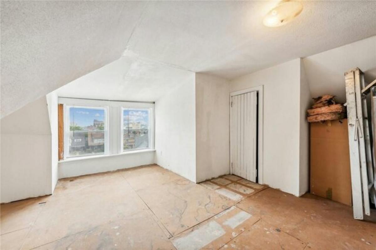 Picture of Home For Sale in Greensburg, Pennsylvania, United States