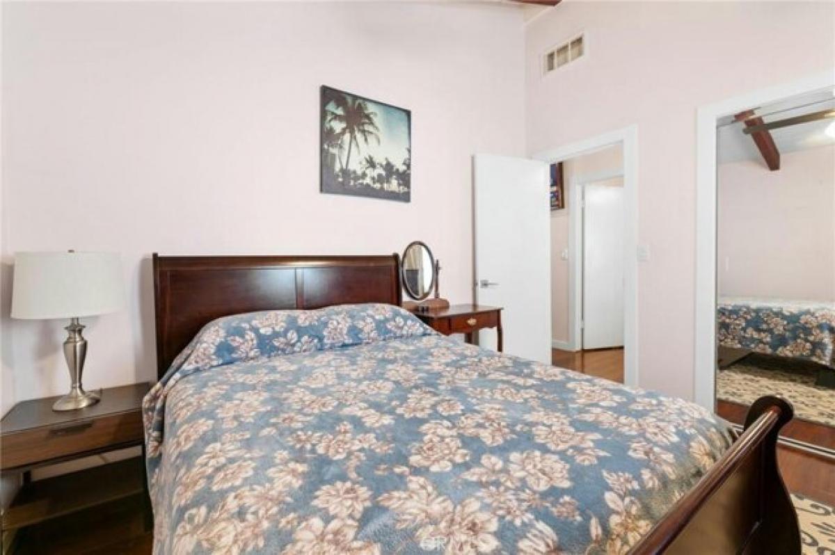 Picture of Home For Sale in Big Bear City, California, United States