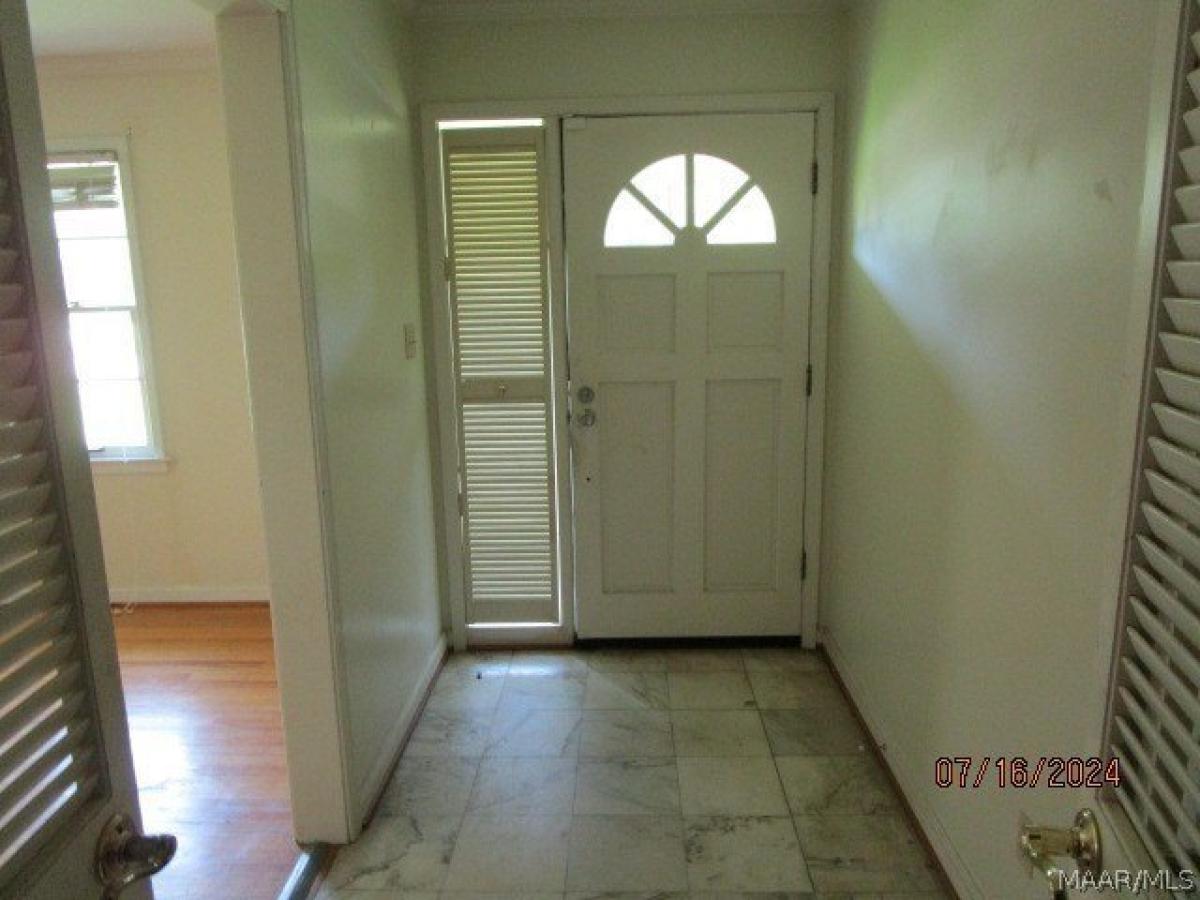 Picture of Home For Sale in Montgomery, Alabama, United States