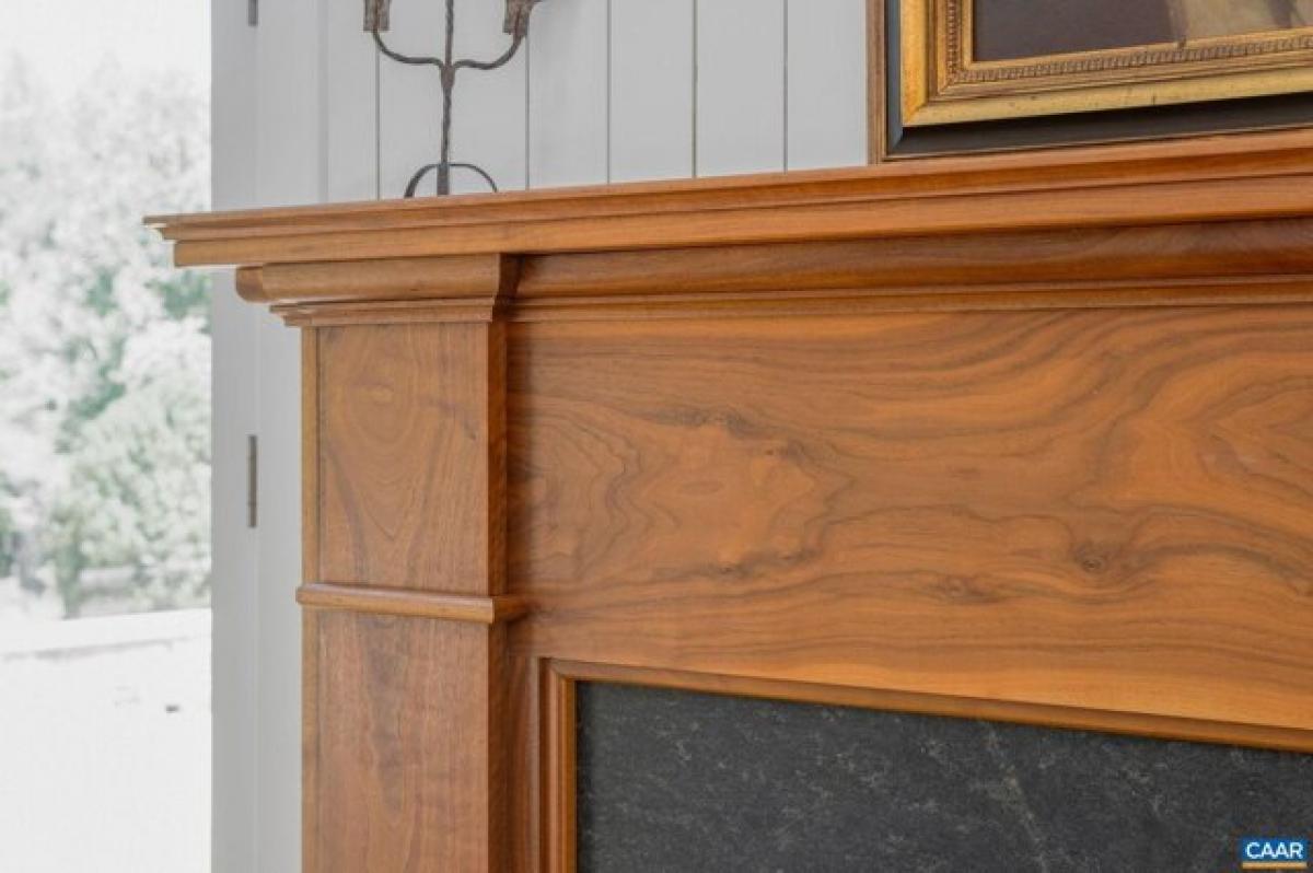 Picture of Home For Sale in Charlottesville, Virginia, United States