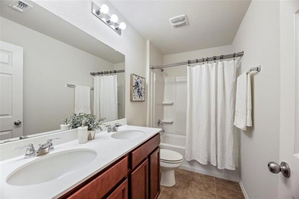 Picture of Home For Sale in Buda, Texas, United States