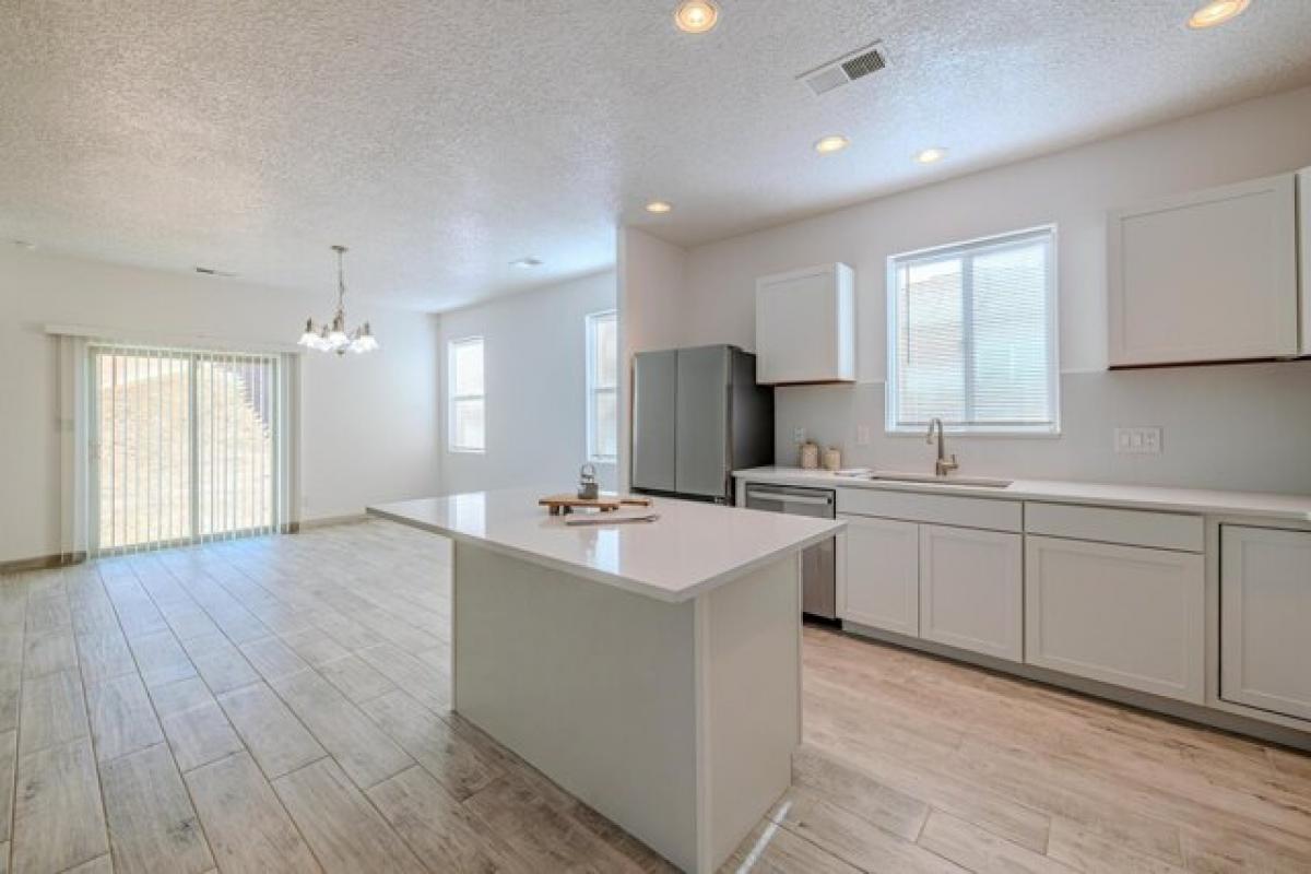 Picture of Home For Sale in Los Lunas, New Mexico, United States