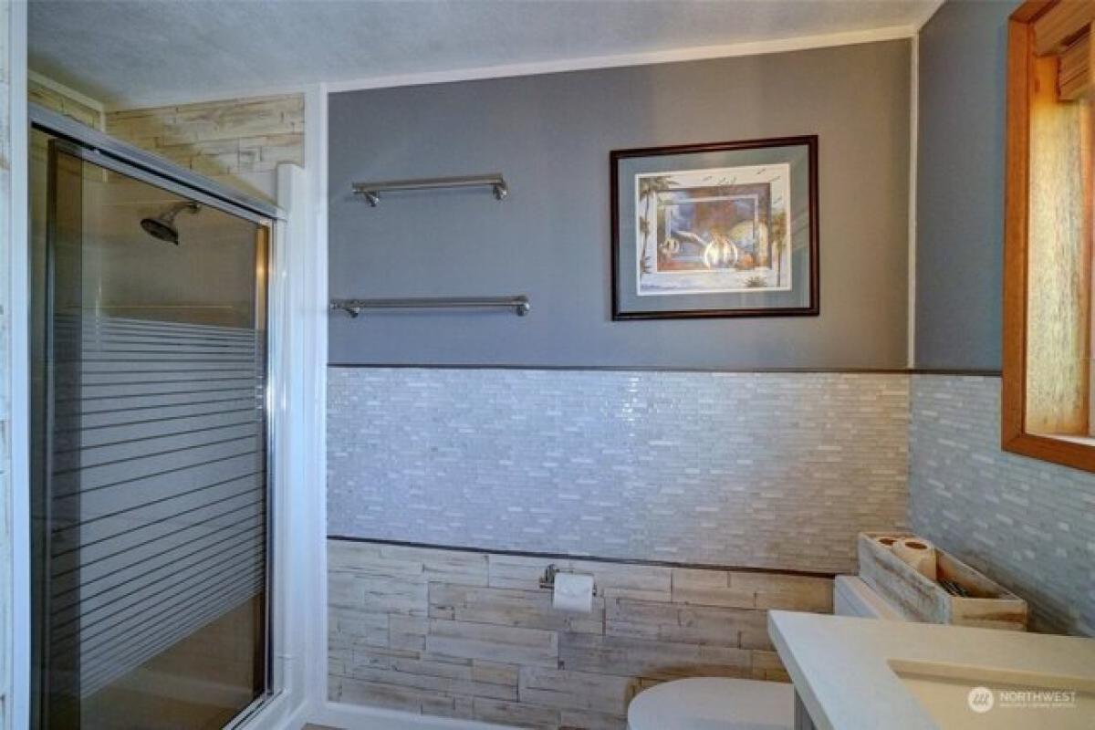 Picture of Home For Sale in Lakewood, Washington, United States