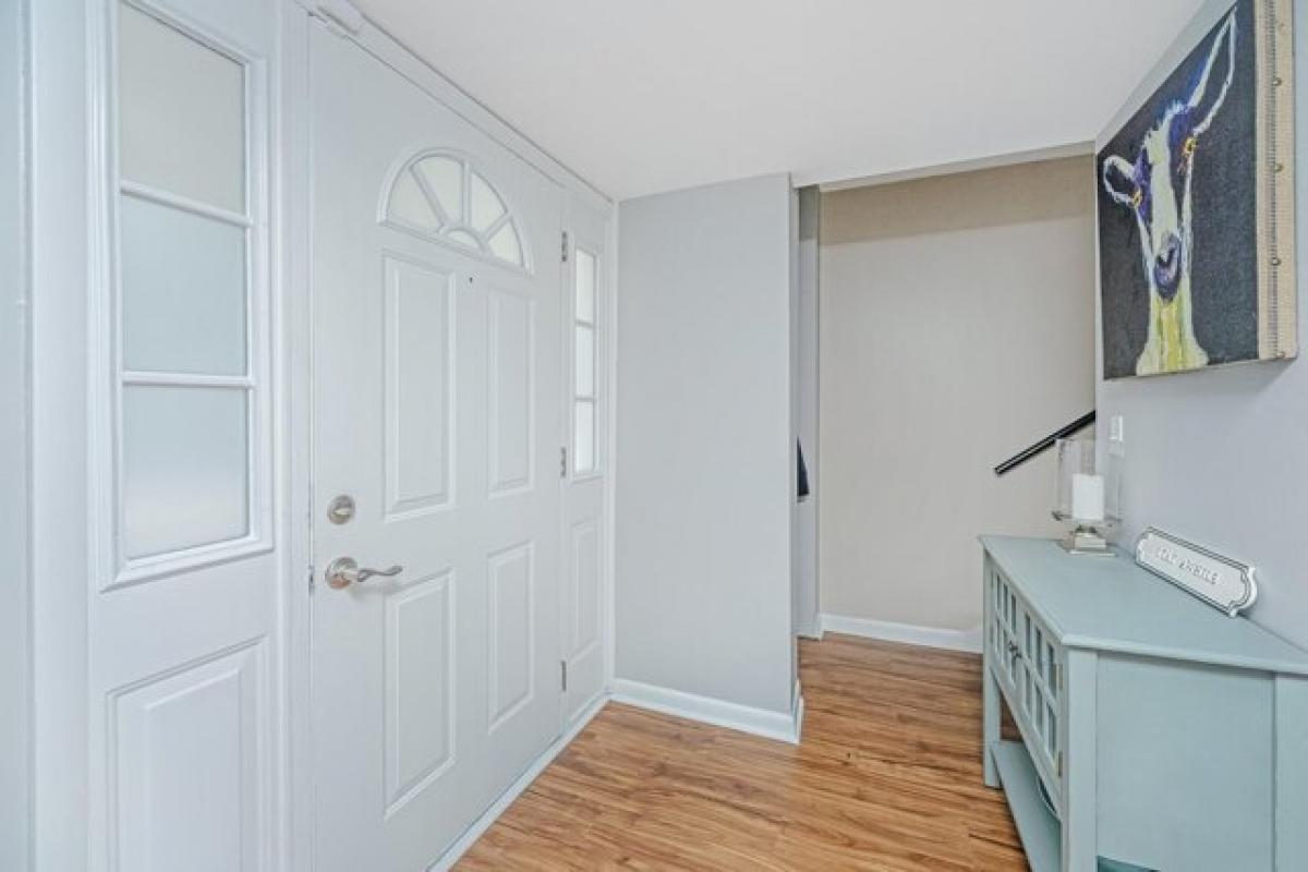 Picture of Home For Sale in Mount Pleasant, South Carolina, United States