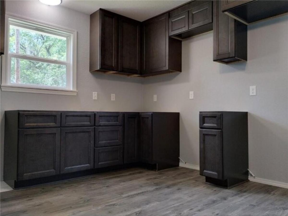 Picture of Home For Sale in Caney, Kansas, United States