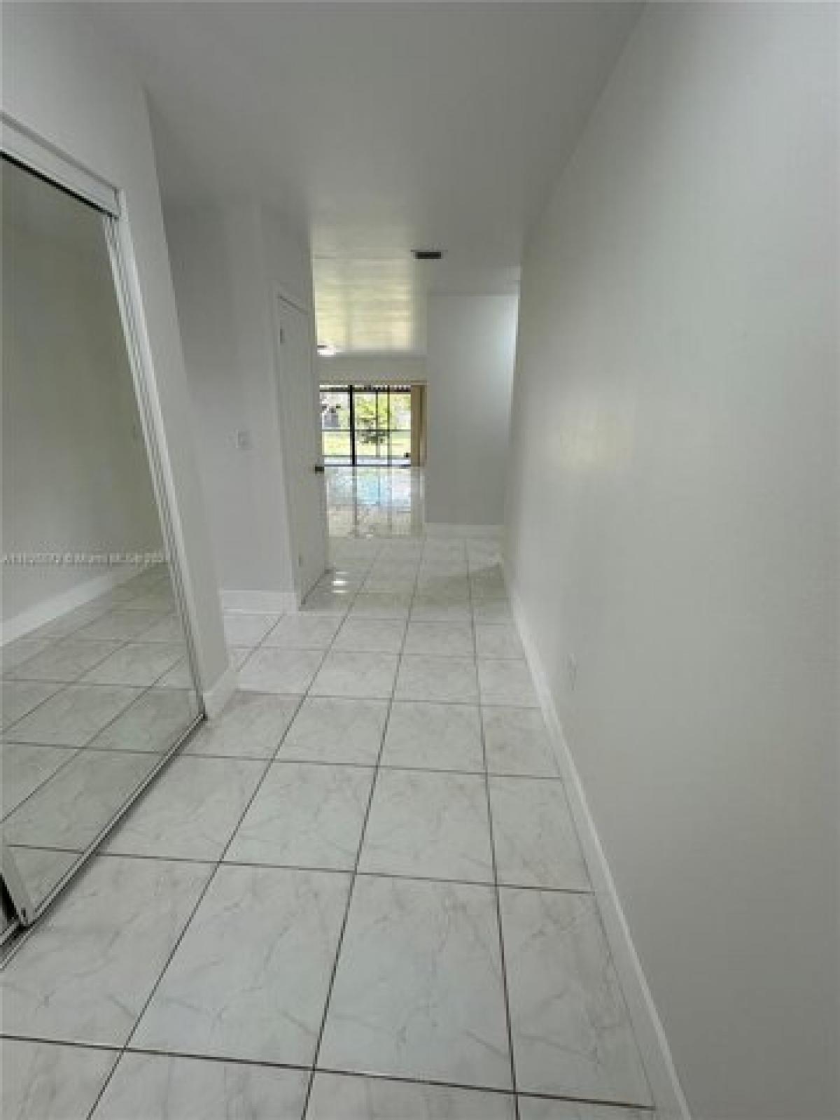 Picture of Home For Sale in Miami Lakes, Florida, United States