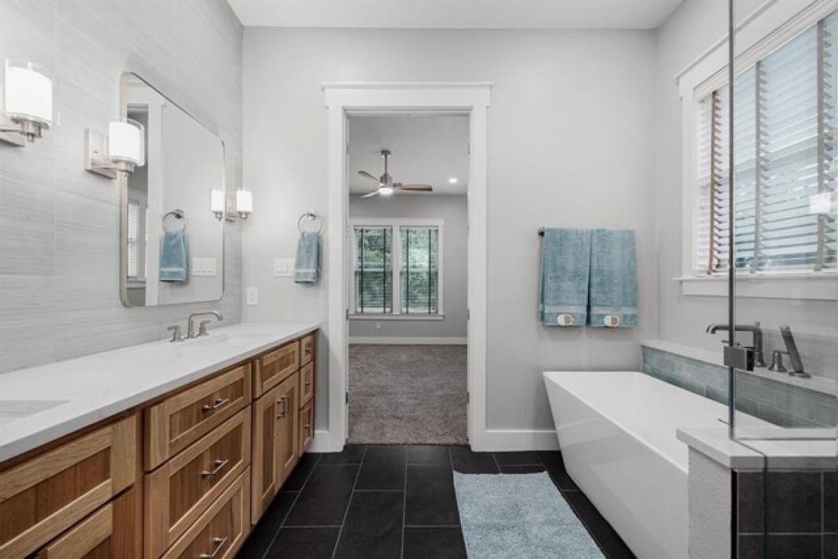 Picture of Home For Sale in Cedar Park, Texas, United States