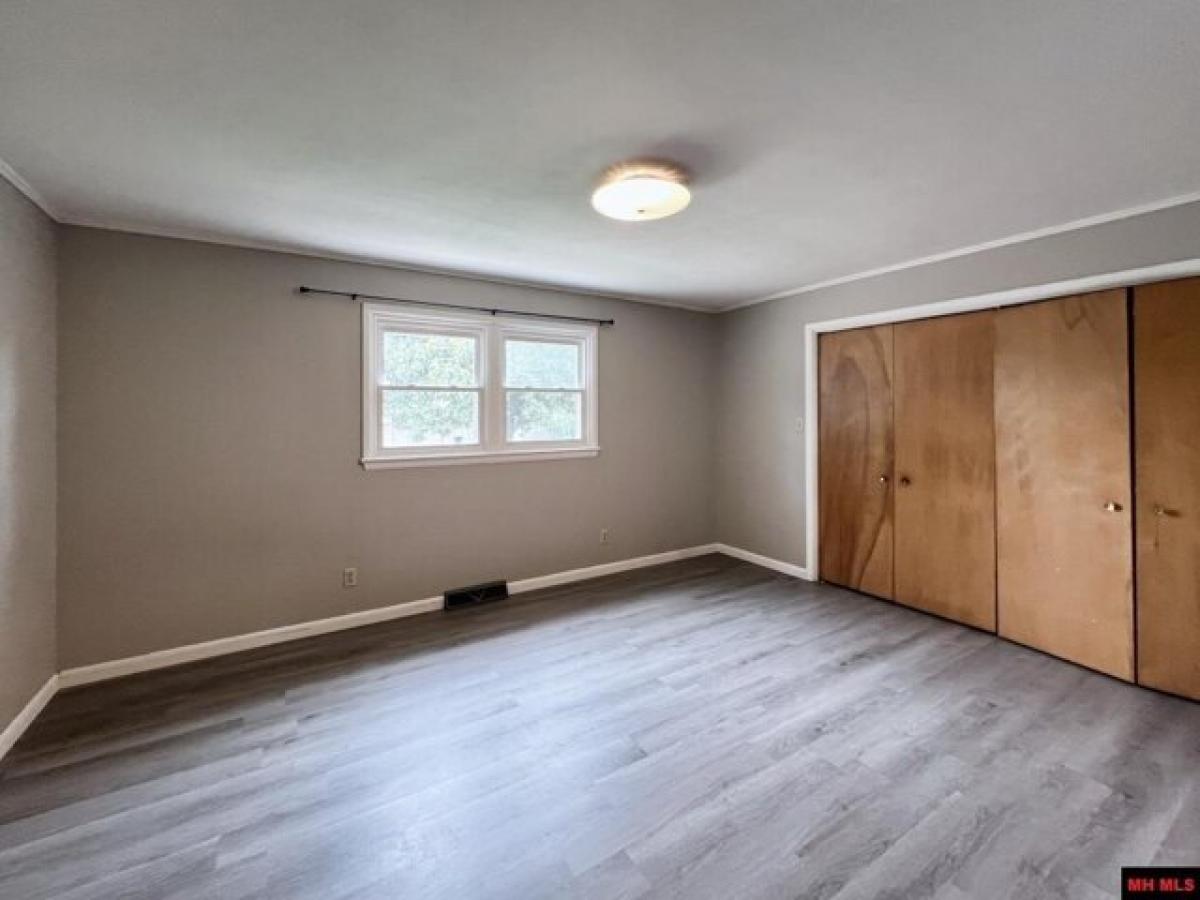 Picture of Home For Sale in Mountain Home, Arkansas, United States