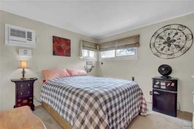 Home For Sale in Massapequa Park, New York