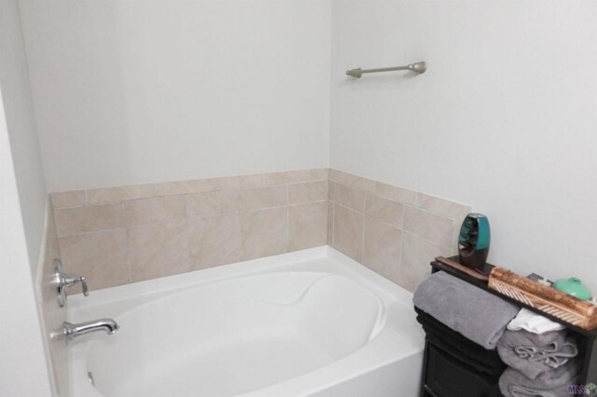 Picture of Home For Sale in Zachary, Louisiana, United States