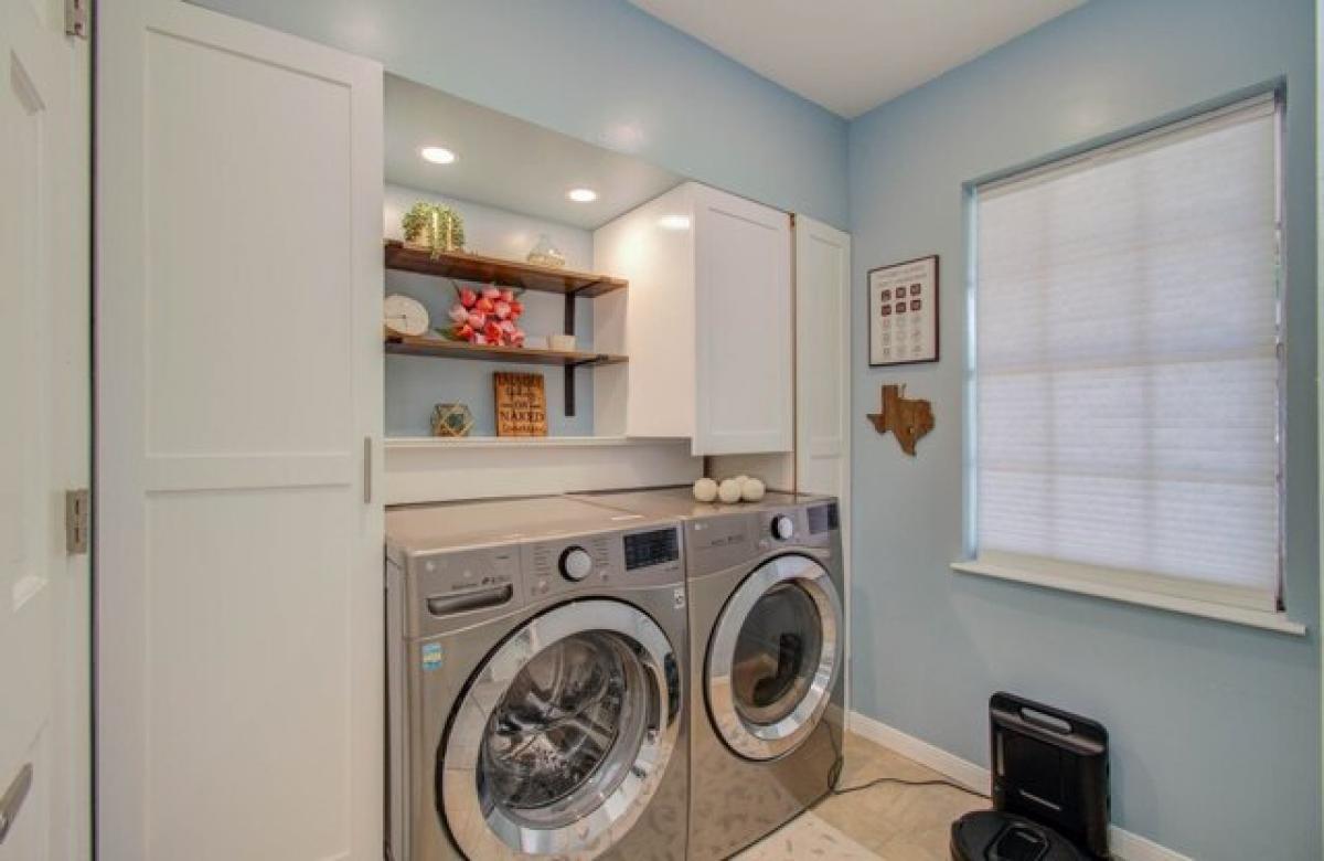 Picture of Home For Sale in The Woodlands, Texas, United States