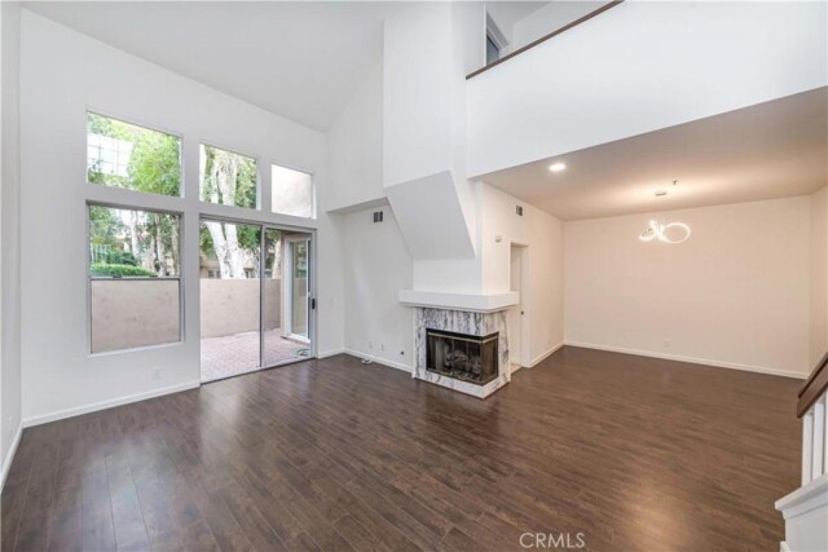 Picture of Home For Sale in Irvine, California, United States