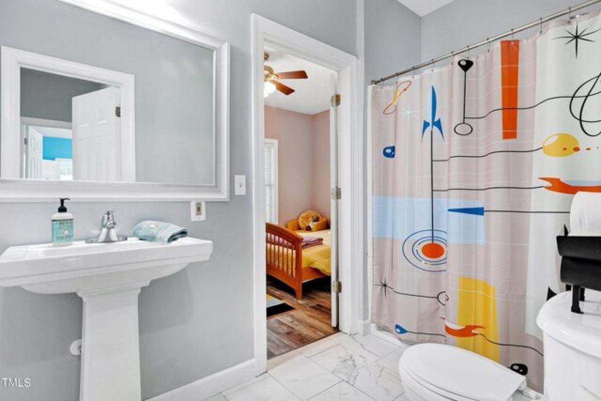 Picture of Home For Sale in Spring Lake, North Carolina, United States