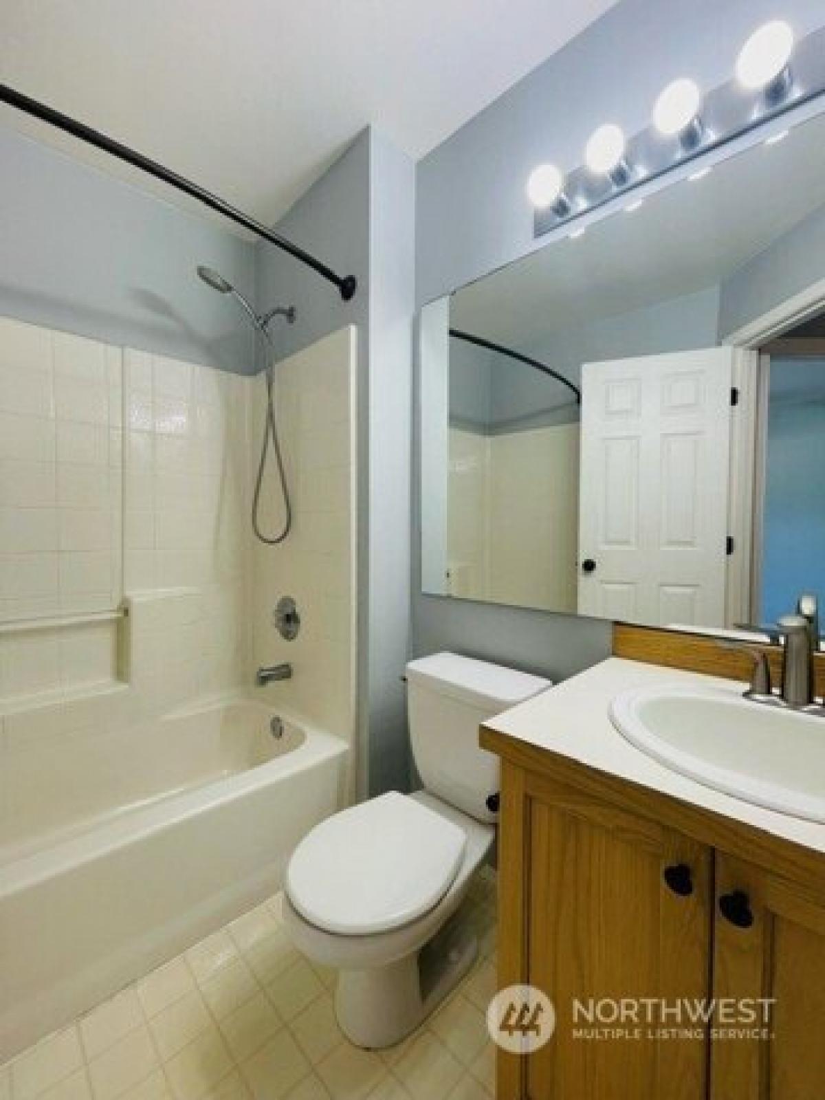 Picture of Home For Sale in Everett, Washington, United States