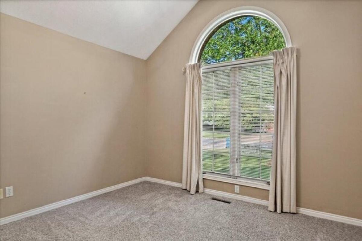 Picture of Home For Sale in Springfield, Missouri, United States