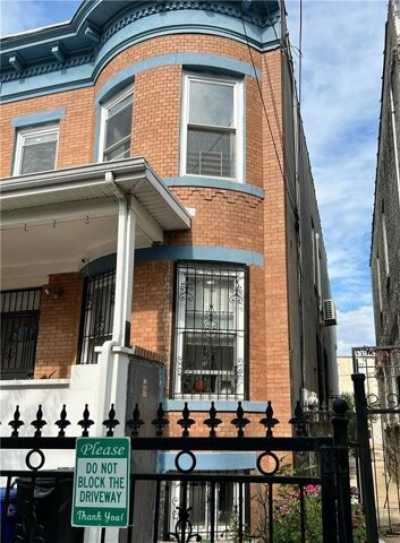 Home For Rent in Brooklyn, New York