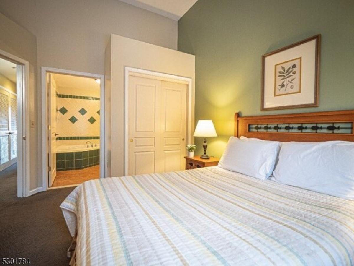 Picture of Home For Sale in Vernon, New Jersey, United States