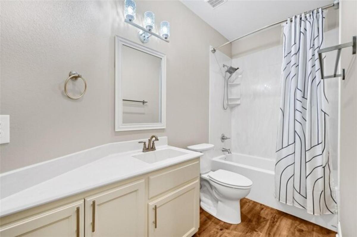 Picture of Home For Sale in Denison, Texas, United States