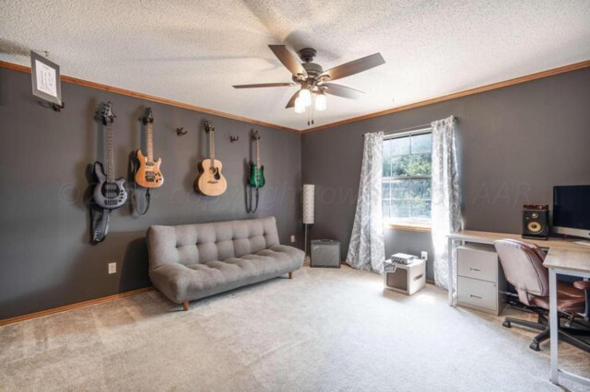 Picture of Home For Sale in Pampa, Texas, United States