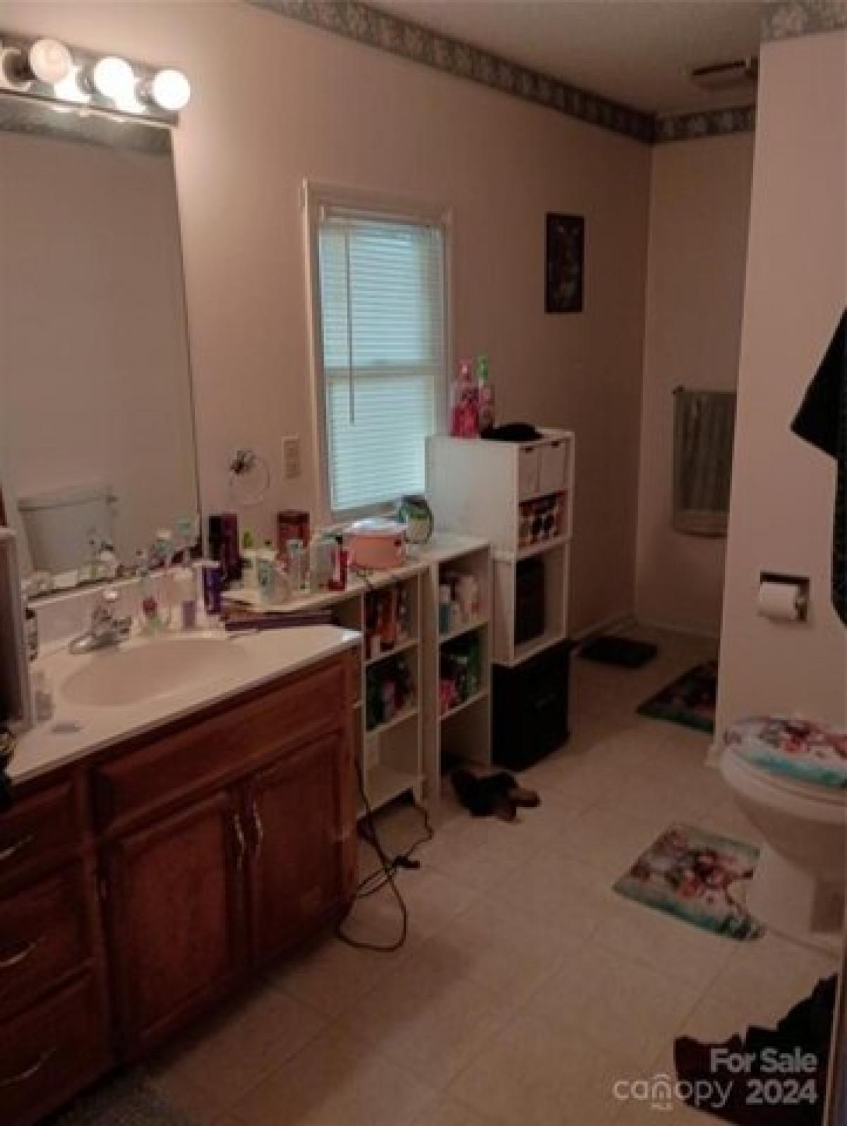 Picture of Home For Sale in Gastonia, North Carolina, United States