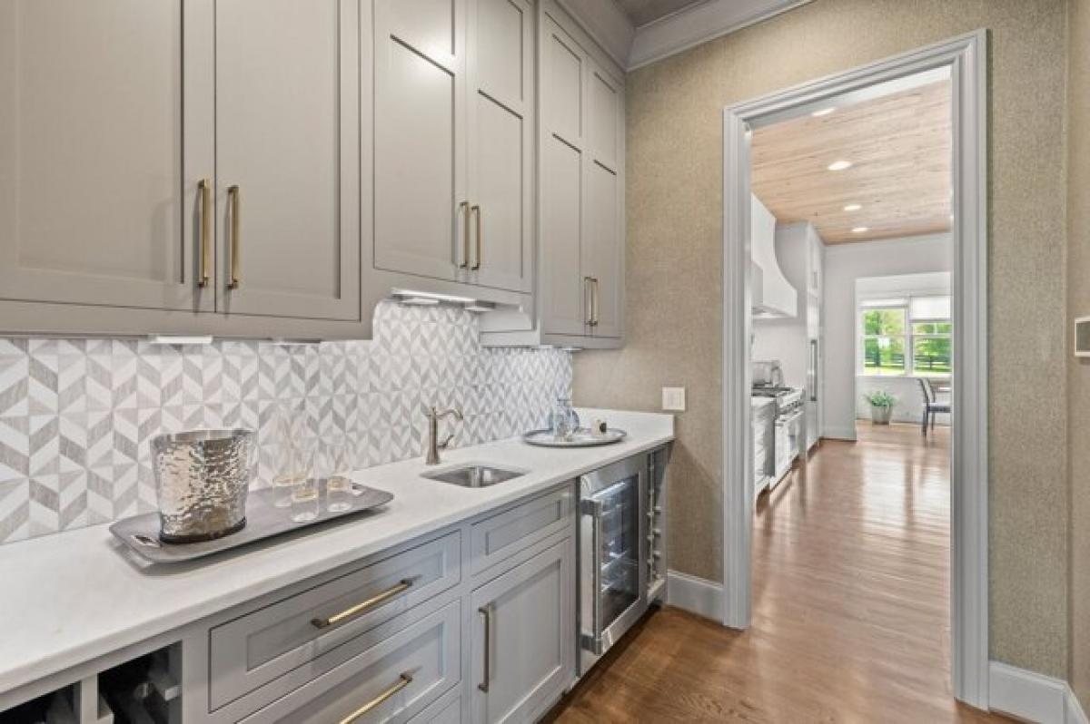 Picture of Home For Sale in Franklin, Tennessee, United States