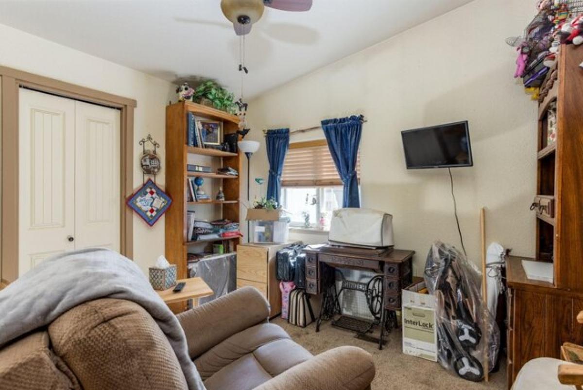 Picture of Home For Sale in La Pine, Oregon, United States