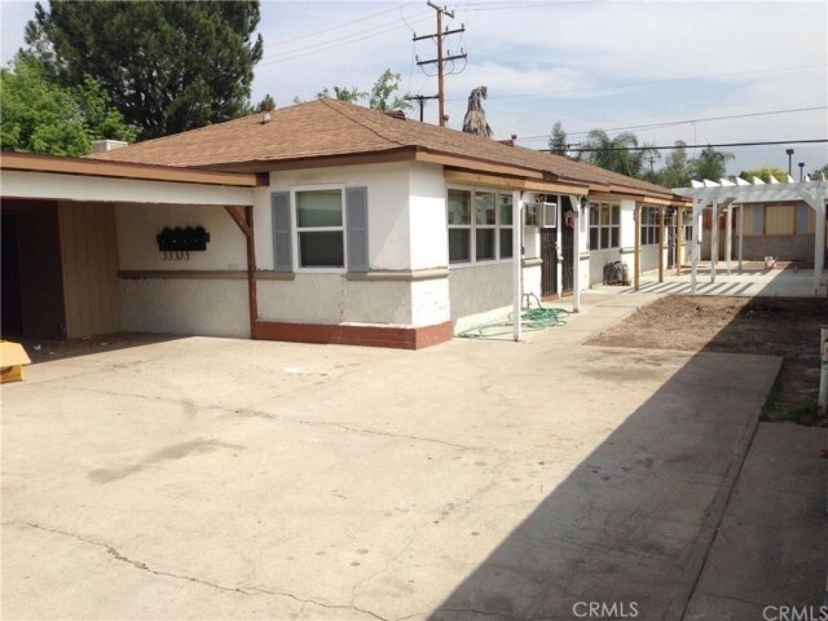 Picture of Home For Sale in San Bernardino, California, United States