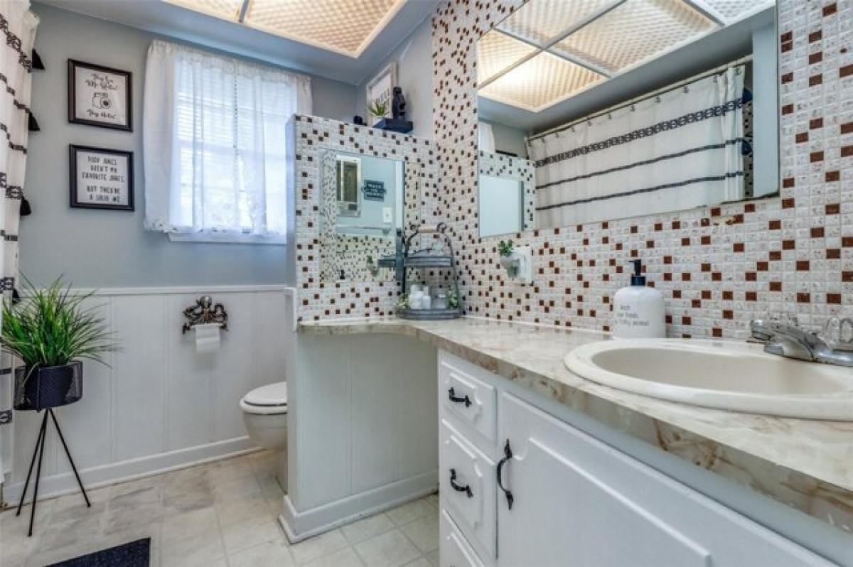 Picture of Home For Sale in Gainesville, Texas, United States