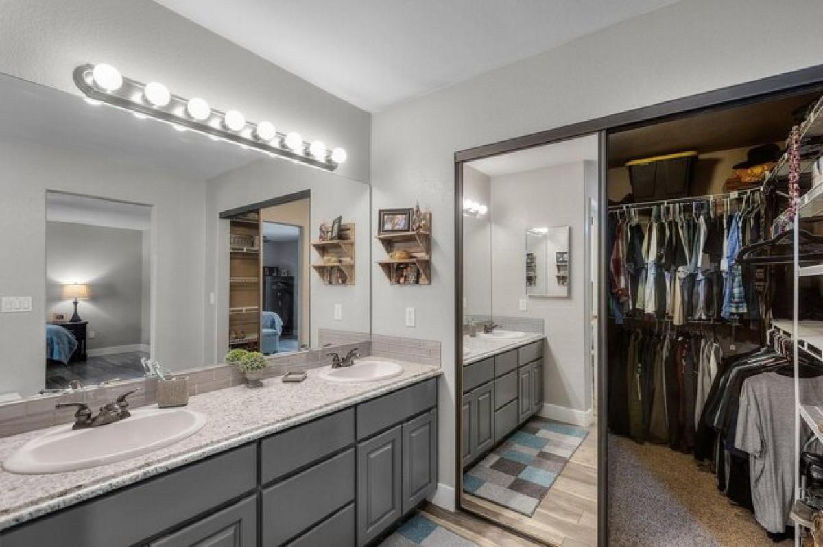 Picture of Home For Sale in Redmond, Oregon, United States