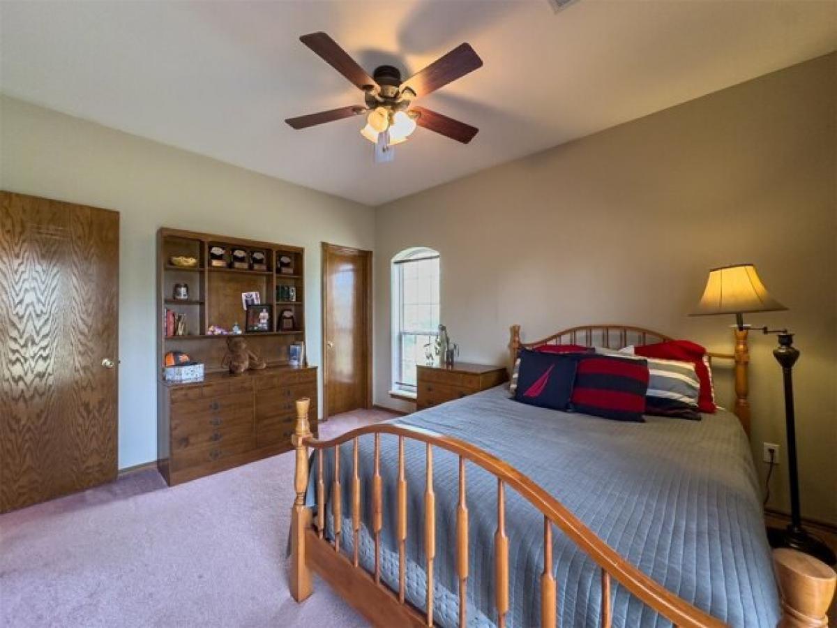 Picture of Home For Sale in Shawnee, Oklahoma, United States