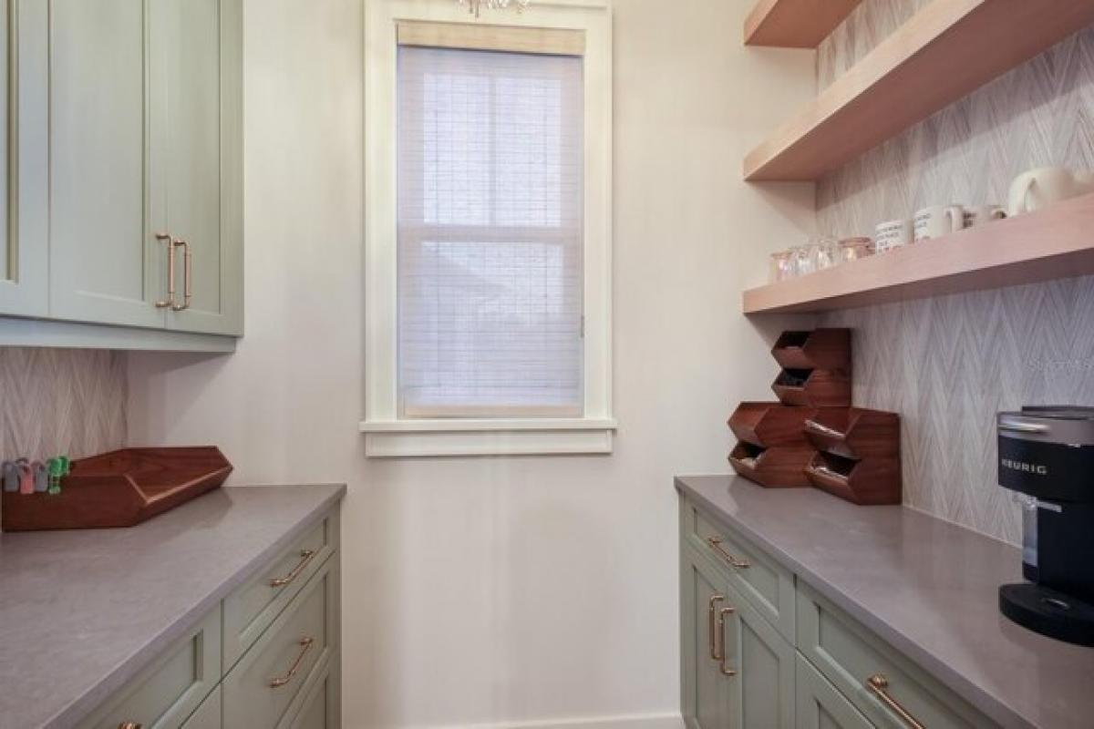 Picture of Home For Sale in Holmes Beach, Florida, United States