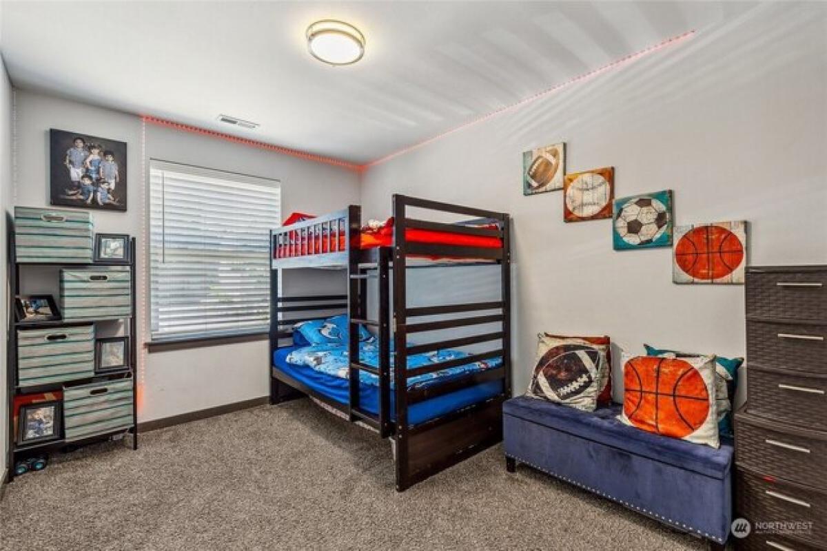 Picture of Home For Sale in Lynnwood, Washington, United States