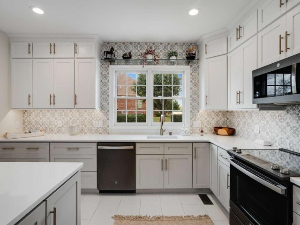 Picture of Home For Sale in Shelbyville, Tennessee, United States