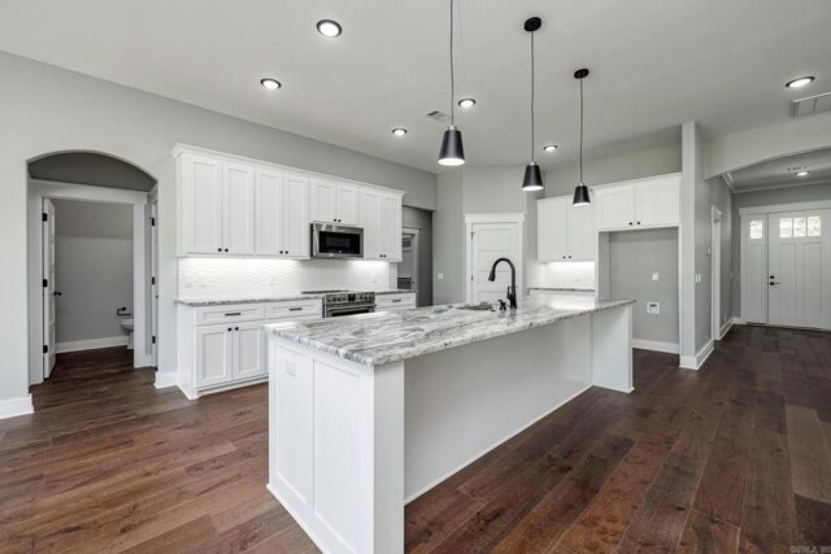 Picture of Home For Sale in Hot Springs Village, Arkansas, United States