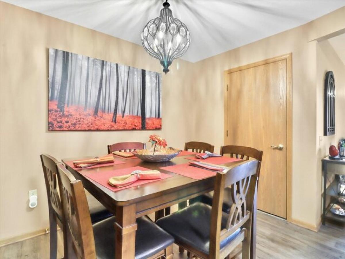 Picture of Home For Sale in Ixonia, Wisconsin, United States