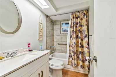 Home For Sale in Holiday, Florida