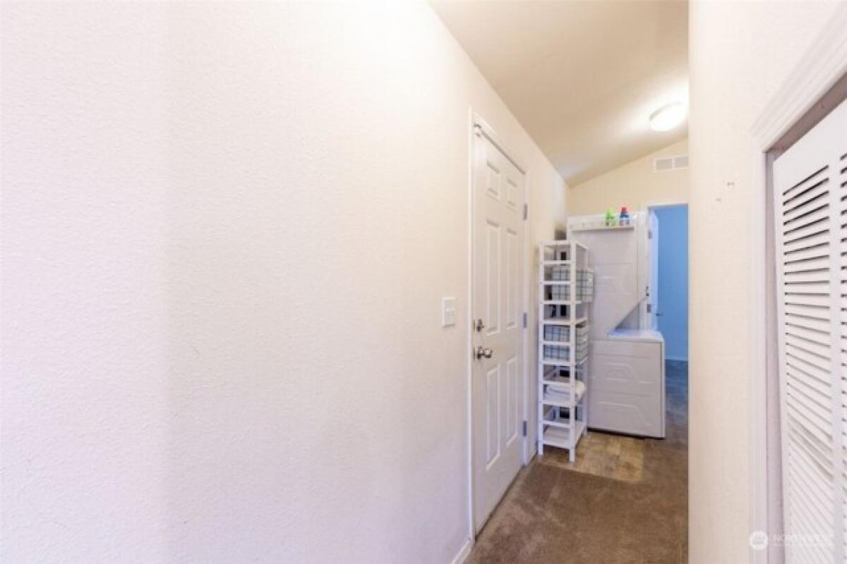 Picture of Home For Sale in Bothell, Washington, United States