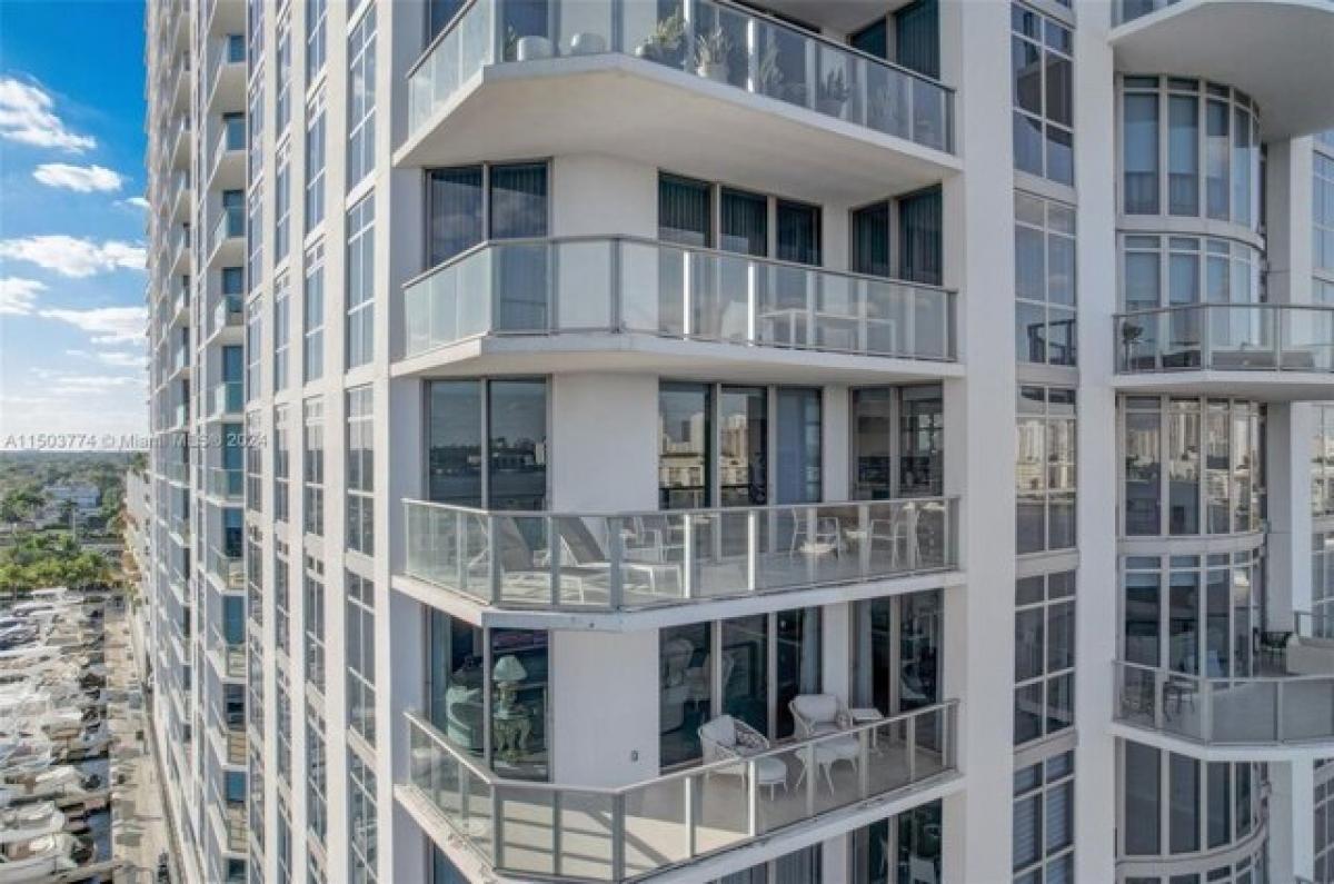 Picture of Home For Sale in North Miami Beach, Florida, United States