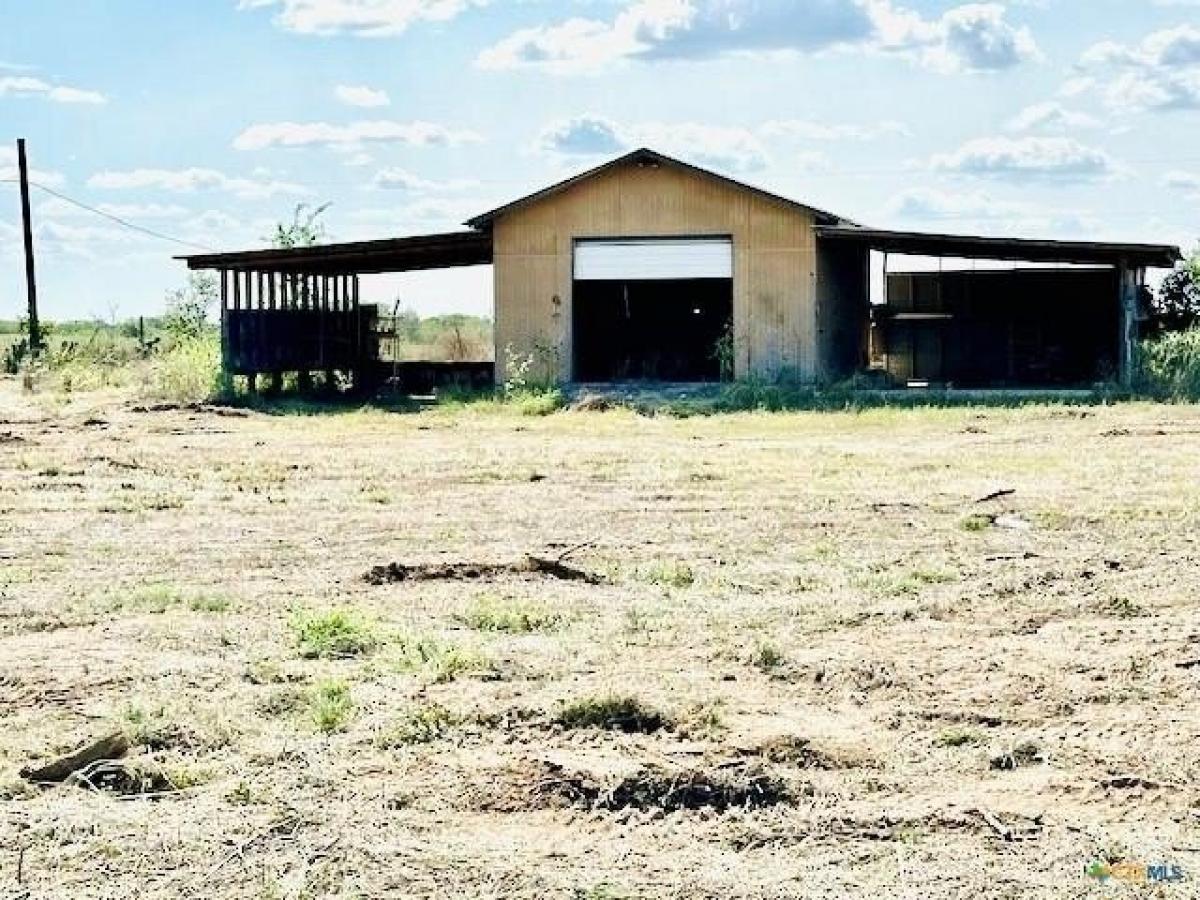 Picture of Home For Sale in Floresville, Texas, United States