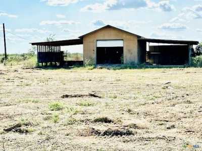 Home For Sale in Floresville, Texas