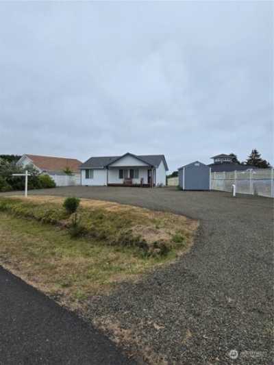 Home For Sale in Ocean Shores, Washington