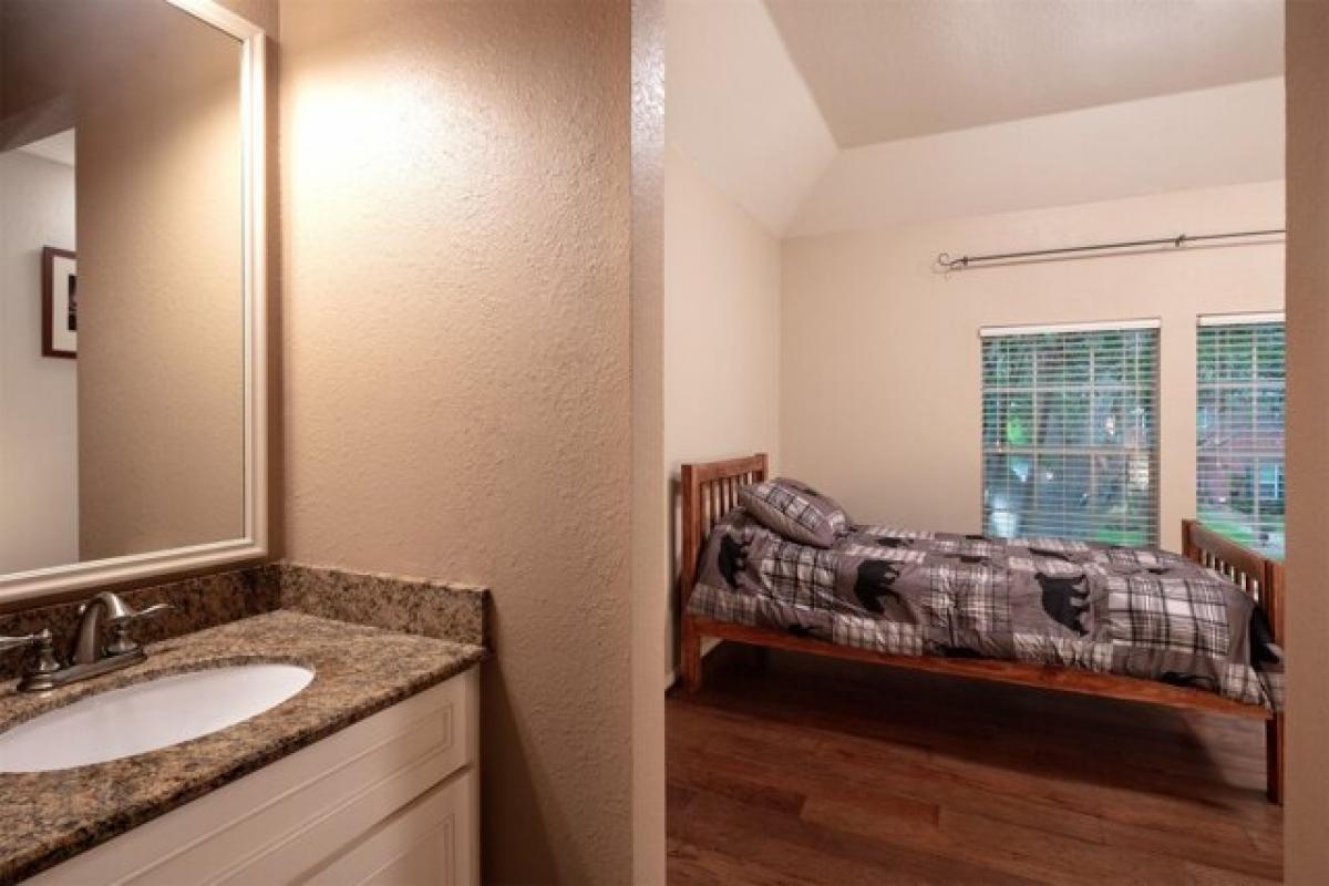 Picture of Home For Sale in Sugar Land, Texas, United States